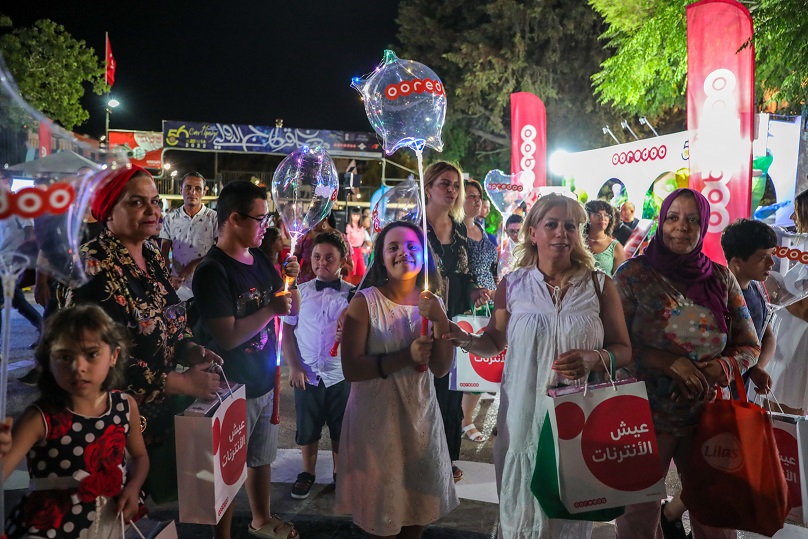 Ooredoo fait le bonheur des enfants de l’association « Arc en Ciel » au Festival International de Carthage