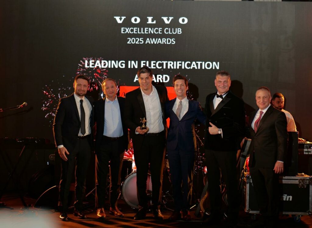 Volvo Tunisie couronnée par le prix du leadership en électrification lors de la conférence Volvo pour la région Europe, Moyen-Orient et Afrique (Photos) Volvo Tunisie couronnée par le prix du leadership en électrification lors de la conférence Volvo pour la région Europe, Moyen-Orient et Afrique (Photos)