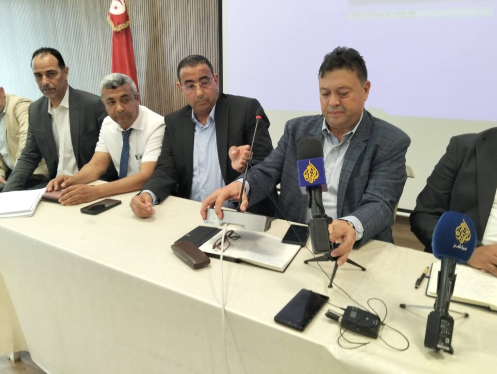 قطاع البنوك والتأمين يقرر اضراب ب3ايام للمطالبة بتحسين وضعية مزظفي واعوان القطاع واقرار الزيادة في الاجور لسنة 2025