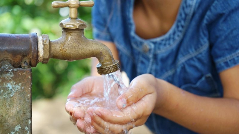 الصوناد تطمئن المواطنين بأن مياه الحنفية سليمة وآمنة للشرب وتدعو إلى تجنب استعمال أجهزة الأسموزير