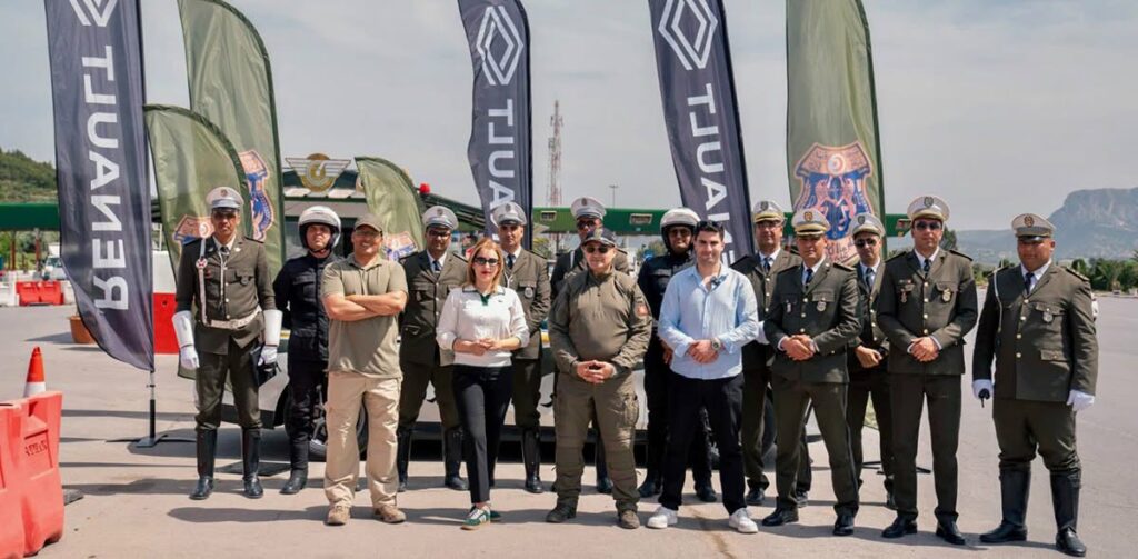 إهداء بطاقات وقود للملتزمين بالسلامة المرورية: علامة Renault في تونس تنظم، بالشراكة مع الحرس الوطني، يومًا تحسيسيًا حول السلامة المرورية